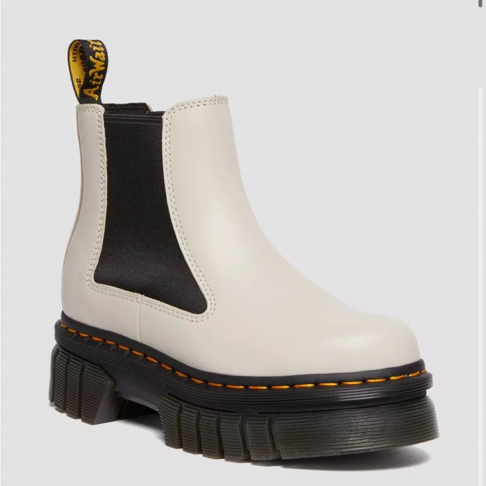 Dr. Martens Audrick Nappa Leather Platform Chelsea Boots Cream / Bone / White